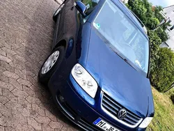 Blau Gebraucht 2005 VW Touran Van / Kleinbus | 3.000 € (Teuer)