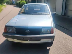 Blau Gebraucht 1984 Opel Ascona Limousine | 1.598 €
