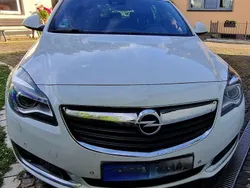 Weiß Gebraucht 2015 Opel Insignia Kombi | 9.100 € (Fairer Preis)
