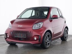 Carmine red (metallic) Gebraucht 2024 Smart ForTwo Electric Drive Prime Kleinwagen | 19.666 € (Etwas zu teuer)