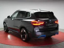 Grau Gebraucht 2021 BMW iX3 Impressive SUV | 38.490 € (Fairer Preis)