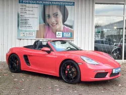 Rot Gebraucht 2018 Porsche 718 Boxster S | 58.190 € (Guter Preis)