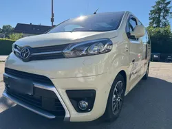 Andere außenfarben Gebraucht 2020 Toyota Proace Verso Kombi | 30.000 €
