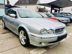 Silber Gebraucht 2007 Jaguar X-type Executive Limousine | 3.990 € (Fairer Preis)