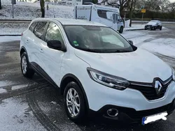 Weiß Gebraucht 2017 Renault Clio IV Limousine | 10.900 € (Fairer Preis)