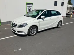 Weiß Gebraucht 2012 Mercedes B200 Van / Kleinbus | 10.900 € (Guter Preis)