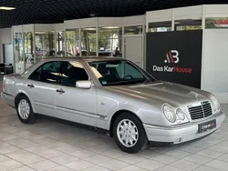 Silber Gebraucht 1998 Mercedes E240 Avantgarde Limousine | 3.870 € (Fairer Preis)