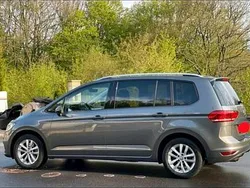 Grau Gebraucht 2016 VW Touran Van / Kleinbus | 17.300 € (Guter Preis)