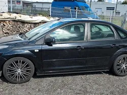Schwarz Gebraucht 2008 Ford Focus Limousine | 1.690 € (Fairer Preis)