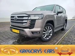 Cloudy grey metallic Gebraucht 2023 Toyota Land Cruiser Executive SUV | 148.931 €