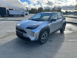 Silber Gebraucht 2023 Toyota Yaris Cross Elegant SUV | 23.900 € (Fairer Preis)