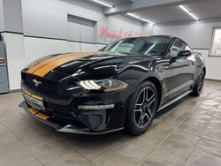 Schwarz (metallic) Gebraucht 2022 Ford Mustang Fastback Coupé | 29.998 € (Guter Preis)
