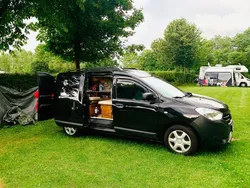 Schwarz Gebraucht 2014 Dacia Dokker Van | 7.600 € (Teuer)