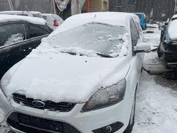 Weiß Gebraucht 2009 Ford Focus Kombi | 3.000 € (Guter Preis)