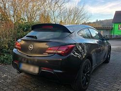Schwarz Gebraucht 2018 Opel Astra GTC OPC Coupé | 9.350 €