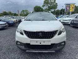 Weiß Gebraucht 2016 Peugeot 2008 Allure SUV | 6.650 € (Superpreis)