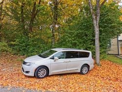Weiß Gebraucht 2017 Chrysler Pacifica Touring Kombi | 21.500 € (Teuer)