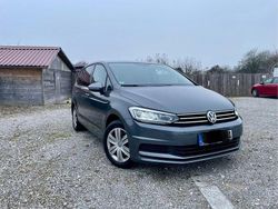 Grau Gebraucht 2016 VW Touran Van / Kleinbus | 12.800 € (Guter Preis)
