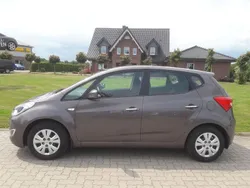 Grau Gebraucht 2015 Hyundai ix20 Van / Kleinbus | 8.490 € (Guter Preis)