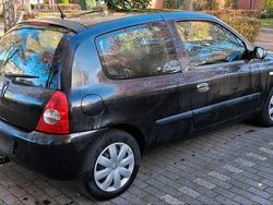 Schwarz Gebraucht 2007 Renault Clio II Kleinwagen | 950 € (Fairer Preis)