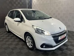 Weiß Gebraucht 2017 Peugeot 208 Active Kleinwagen | 7.680 € (Fairer Preis)