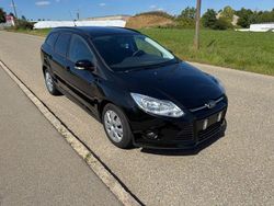 Schwarz Gebraucht 2014 Ford Focus Limousine | 5.700 € (Fairer Preis)