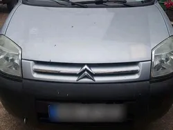 Grau Gebraucht 2006 Citroën Berlingo Van / Kleinbus | 400 €