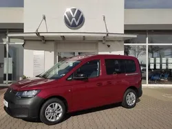 Rot Gebraucht 2024 VW Caddy Basis Van / Kleinbus | 30.900 € (Fairer Preis)