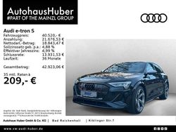 0e mythosschwarz metallic Gebraucht 2022 Audi e-tron Ambiente SUV | 40.520 € (Guter Preis)