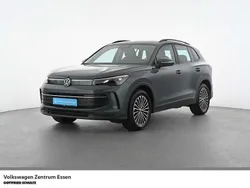 Grau Gebraucht 2024 VW Tiguan R SUV | 33.560 € (Superpreis)