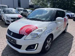 Weiß Gebraucht 2015 Suzuki Swift Club Limousine | 4.500 € (Teuer)