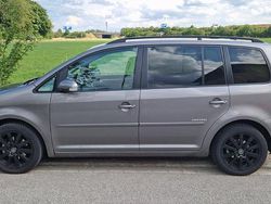 Grau Gebraucht 2008 VW Touran Van / Kleinbus | 4.500 € (Fairer Preis)
