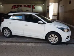 Polar white Gebraucht 2019 Hyundai i20 Active Kleinwagen | 10.190 € (Fairer Preis)