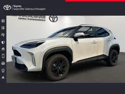 Platinum white pearl mc. Gebraucht 2024 Toyota Yaris Cross SUV | 29.790 € (Fairer Preis)