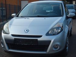 Silber Gebraucht 2012 Renault Clio III Limousine | 3.850 € (Fairer Preis)