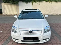 Weiß Gebraucht 2005 Toyota Avensis T2 Limousine | 4.500 € (Fairer Preis)