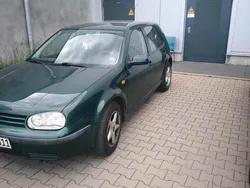 Grün Gebraucht 1998 VW Golf IV Limousine | 2.300 € (Teuer)
