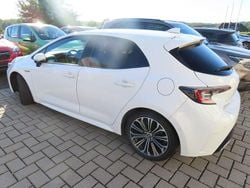 Weiß Gebraucht 2020 Toyota Corolla Hybrid Limousine | 19.990 € (Guter Preis)