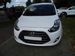 Weiß Gebraucht 2017 Hyundai ix20 Classic Van / Kleinbus | 9.999 € (Fairer Preis)