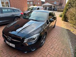 Schwarz Gebraucht 2016 Mercedes CLA200 Shooting Brake AMG line Kombi | 13.700 € (Guter Preis)