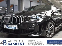 Saphirschwarz Gebraucht 2022 BMW 118 M Sport Kleinwagen | 24.480 € (Fairer Preis)