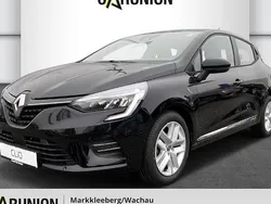 Black pearlschwarz metallic (metallic) Gebraucht 2022 Renault Clio V Zen Limousine | 12.995 € (Superpreis)