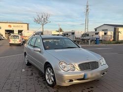 Silber Gebraucht 2003 Mercedes C180 Kombi | 3.000 € (Etwas zu teuer)