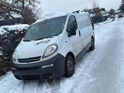 Weiß Gebraucht 2005 Opel Vivaro Van / Kleinbus | 5.000 €
