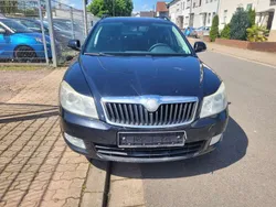 Schwarz Gebraucht 2009 Skoda Octavia Kombi | 999 € (Guter Preis)