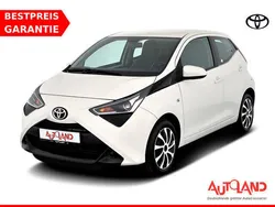 Weiß Gebraucht 2019 Toyota Aygo X-play Kleinwagen | 12.950 € (Etwas zu teuer)