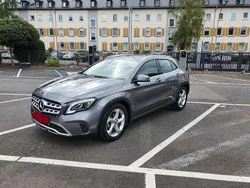 Grau Gebraucht 2019 Mercedes GLA180 Urban SUV | 20.000 € (Guter Preis)