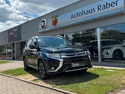 Schwarz Gebraucht 2016 Mitsubishi Outlander P-HEV Plus SUV | 14.690 € (Fairer Preis)