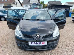 Schwarz Gebraucht 2009 Renault Clio II Kombi | 2.950 €