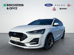 Weiß Gebraucht 2024 Ford Focus ST-Line Limousine | 23.450 € (Guter Preis)